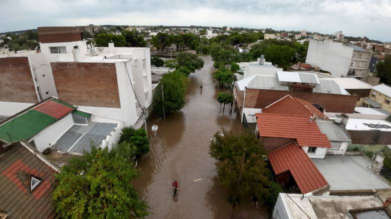 Πλημμύρες στην Αργεντινή: Τουλάχιστον 16 οι νεκροί - Αγνοούνται 100 κάτοικοι