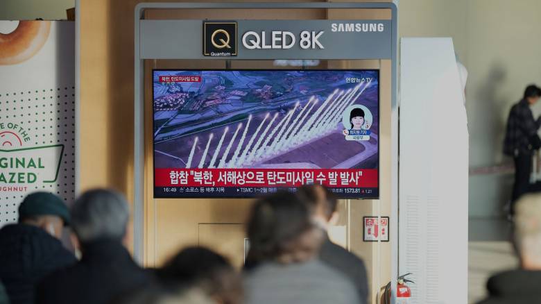 Βόρεια Κορέα: Εκτόξευσε βαλλιστικούς πυραύλους άγνωστου τύπου