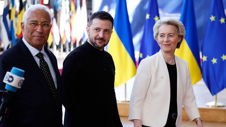 Ουκρανία: «Η μπάλα στο γήπεδο της Ρωσίας» λένε οι Βρυξέλλες μετά τη συμφωνία Ουάσιγκτον Κιέβου