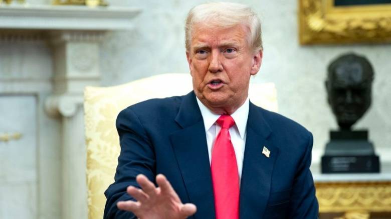 Γαλλία - Υπουργός Εμπορίου: Η Ευρώπη δεν θα υποκύψει στις απειλές Τραμπ για δασμούς 200%