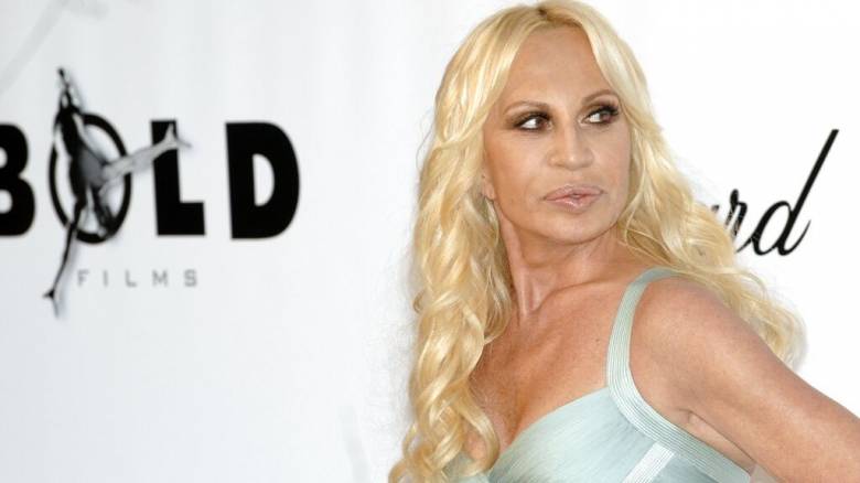 Τέλος εποχής για τη Versace: Αποχωρεί μετά από 28 χρόνια η Ντονατέλα