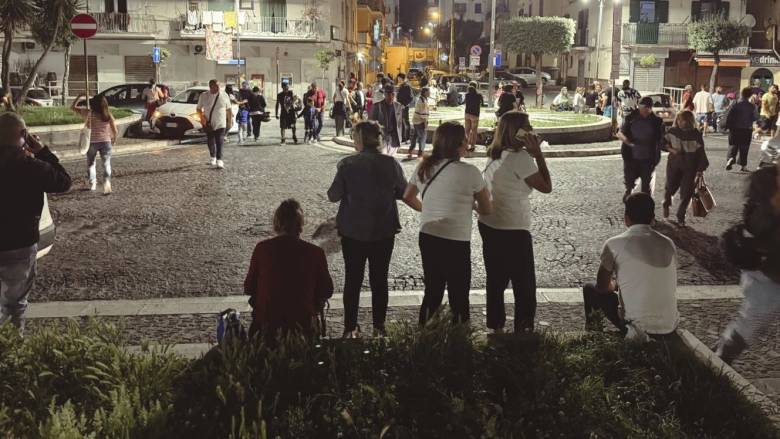 Ιταλία: Σεισμός ταρακούνησε τη Νάπολη - Πολίτες διανυκτέρευσαν στους δρόμους