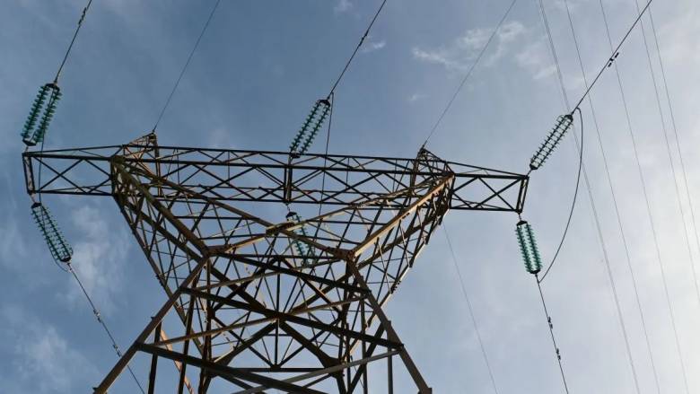 Χωρίς ρεύμα εννιά χωριά στην Εύβοια λόγω των ισχυρών ανέμων - Ξεριζώθηκε πυλώνας