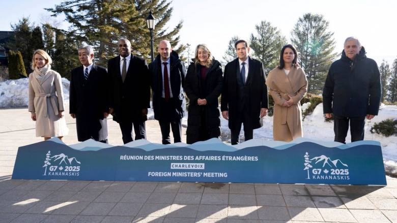 Ενωμένη η G7 απειλεί με κυρώσεις τη Ρωσία εάν δεν αποδεχθεί την εκεχειρία