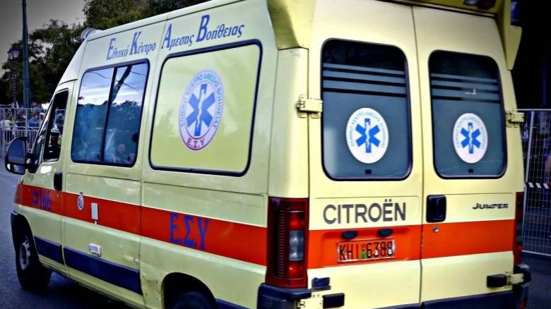 Θεσσαλονίκη: Σύγκρουση ΙΧ με μοτοσικλέτα μπροστά στο δημαρχείο - Μία τραυματίας