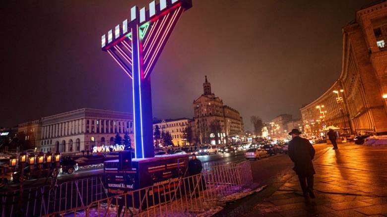 Σειρήνες συναγερμού και εκρήξεις στο Κίεβο μετά την τηλεφωνική συνομιλία Πούτιν-Τραμπ