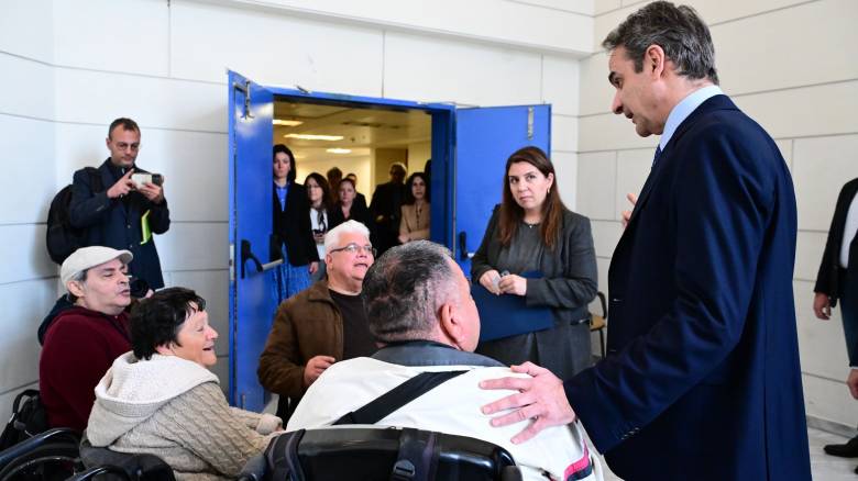 Συνάντηση Μητσοτάκη με αντιπροσωπεία του Συλλόγου Παραπληγικών - Στο επίκεντρο η προσβασιμότητα