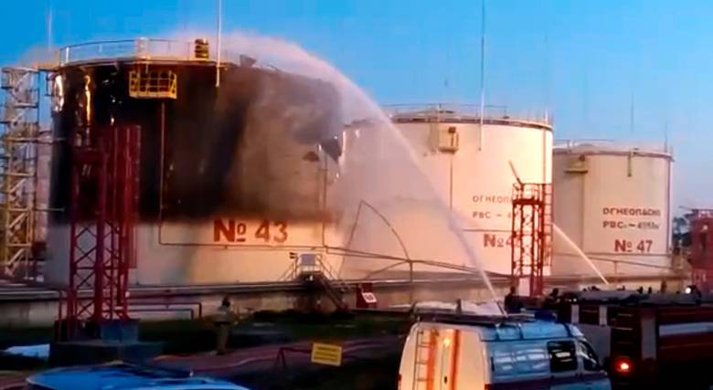 Ρωσία: Πυρκαγιά από ουκρανικό πλήγμα σε εργοστάσιο χημικών στην περιφέρεια Τούλα