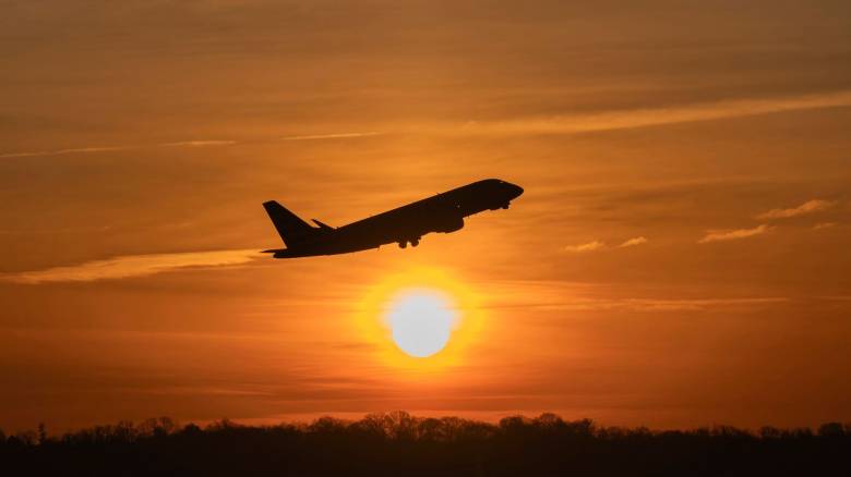 Αεροπλάνο συνετρίβη σε σπίτι κοντά στη Μινεσότα - Συγκλονιστικά πλάνα