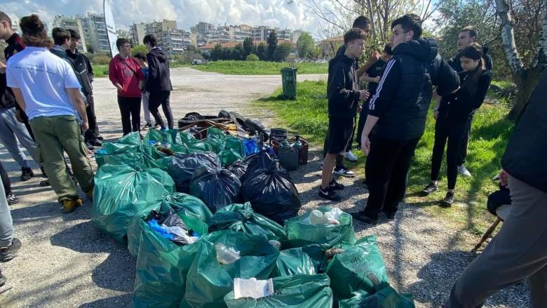 Θεσσαλονίκη: Δήμος Καλαμαριάς, 1ο ΕΠΑΛ και Cleaningans έβαλαν... σκούπα στο Κόδρα