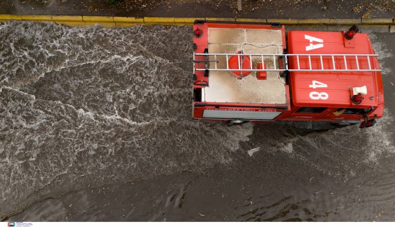 Κακοκαιρία: Μπουρίνια, χείμαρροι και χαλάζι - Πού χτύπησε το δεύτερο κύμα, πότε φτιάχνει ο καιρός