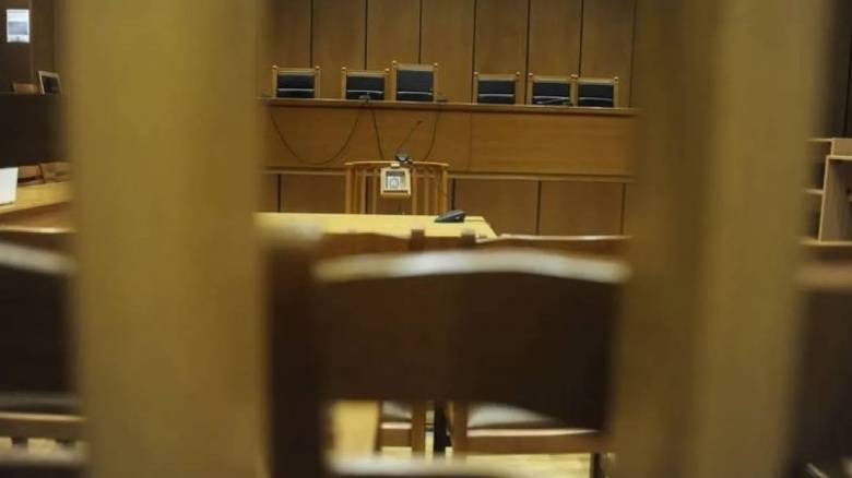 Ηράκλειο: Αντιμέτωπος με την κατηγορία απόπειρας ανθρωποκτονίας 73χρονος - Άνοιξε πυρ κατά ανηλίκων