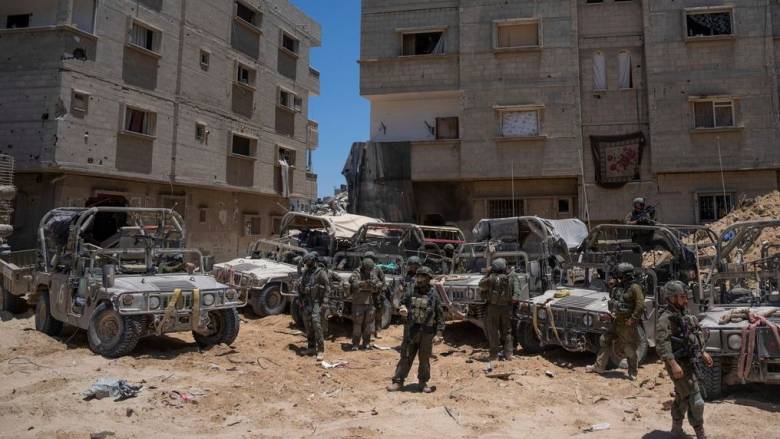 Το Ισραήλ διέταξε την εκκένωση του μεγαλύτερου μέρους της Ράφα