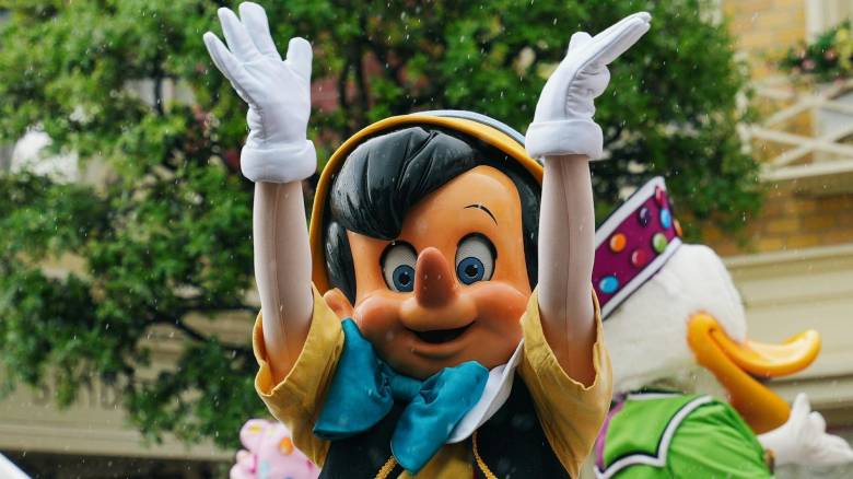 Πρωταπριλιά: Πώς ξεκίνησε και γιατί έχασε το νόημά της στην εποχή των fake news