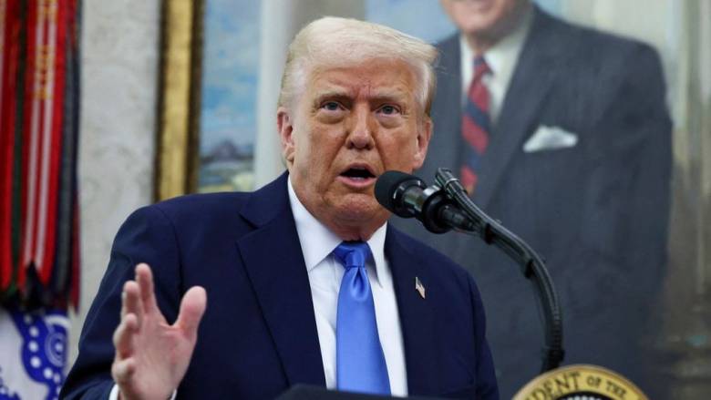 «Πολύς κόσμος θέλει να το κάνω»: Ο Τραμπ μιλά ξανά για τρίτη θητεία