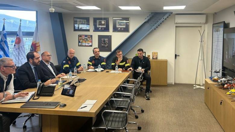 Σύσκεψη στην Πολιτική Προστασία για τον καθαρισμό των οικοπέδων