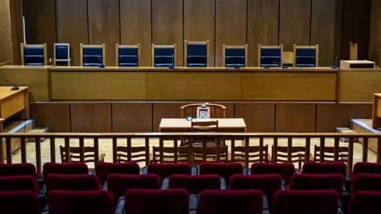 Διεκόπη για τις 4 Απριλίου η δίκη των πρώην προστατευόμενων μαρτύρων της Novartis