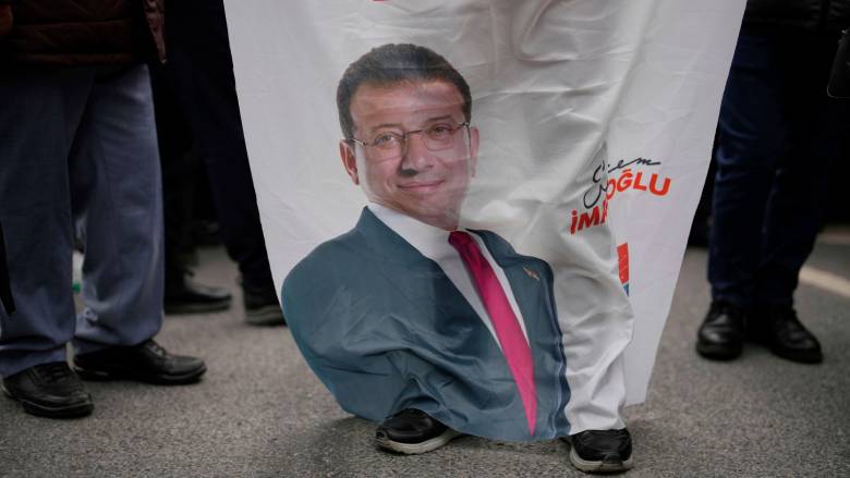 Τουρκία: Εντάλματα σύλληψης για 16 πολίτες που κάλεσαν σε εμπορικό μποϊκοτάζ για τον Ιμάμογλου