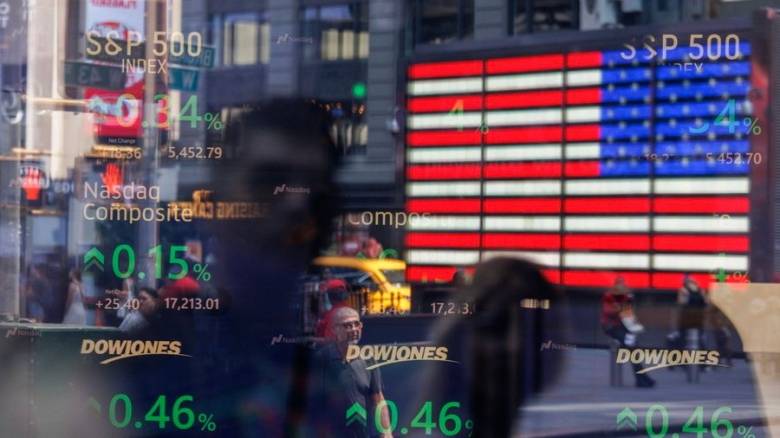 Άλλαξε το κλίμα στην Wall Street - Υψηλά ρεκόρ στις μετοχές, ιστορικά χαμηλά για το δολάριο