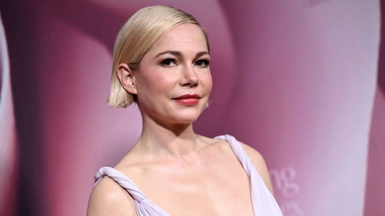 Η ηθοποιός Μισέλ Ουίλιαμς απέκτησε το τέταρτο παιδί της μέσω παρένθετης μητέρας