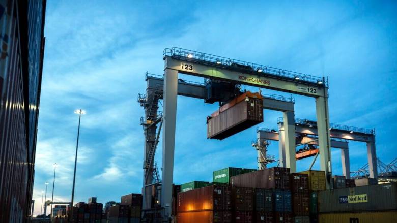 Financial Times: Μείωση δασμών σε προϊόντα χάλυβα και αλουμινίου σχεδιάζει ο Τραμπ