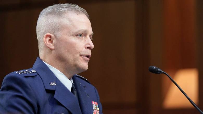 «Καρατομήθηκε» η ηγεσία των αμερικανικών υπηρεσιών κατασκοπείας