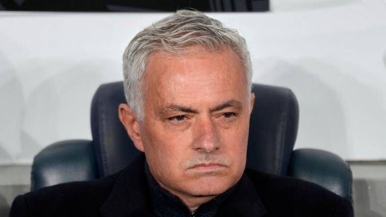 Βαριά «καμπάνα» στον Μουρίνιο για την επίθεση στον προπονητή της Γαλατάσαραϊ