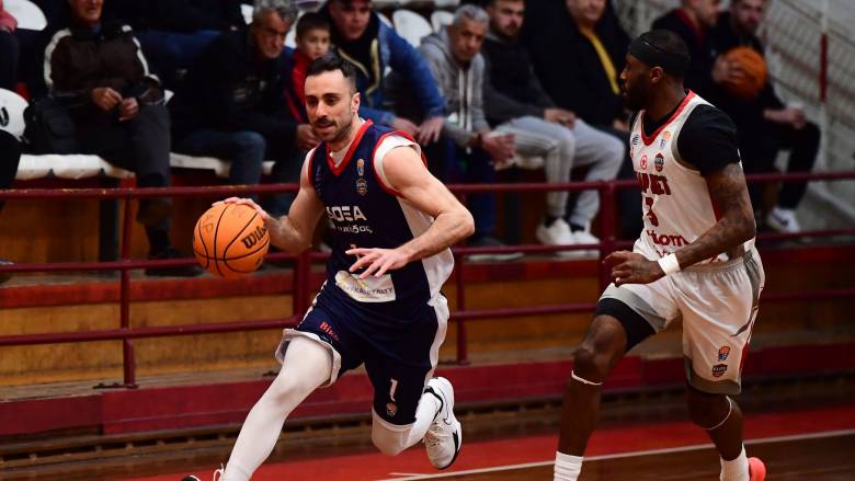 Επεισόδια και διακοπή 45 λεπτών στο κλειστό της Καισαριανής - Εκκενώθηκε το γήπεδο