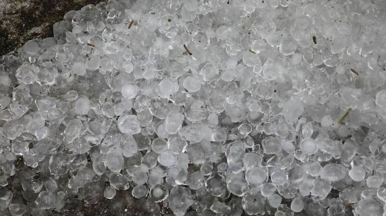 «Λευκό τοπίο» σε περιοχές της Βόρειας Χαλκιδικής μετά από ισχυρή χαλαζόπτωση