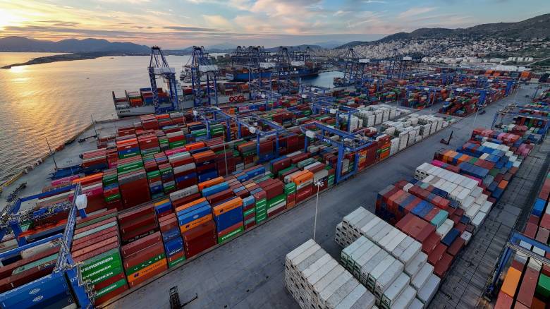 Επιχείρηση της ΕΛΑΣ στο Γ τελωνείο Πειραιά για απάτη σε βάρος της ΕΕ - Εντοπίστηκαν 4,5 εκατ. ευρώ