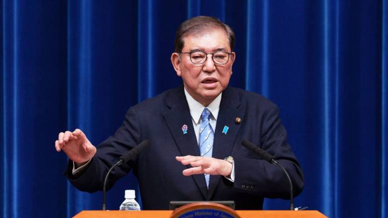 Ο πρωθυπουργός της Ιαπωνίας Σιγκέρου Ισίμπα παραιτήθηκε και επίσημα