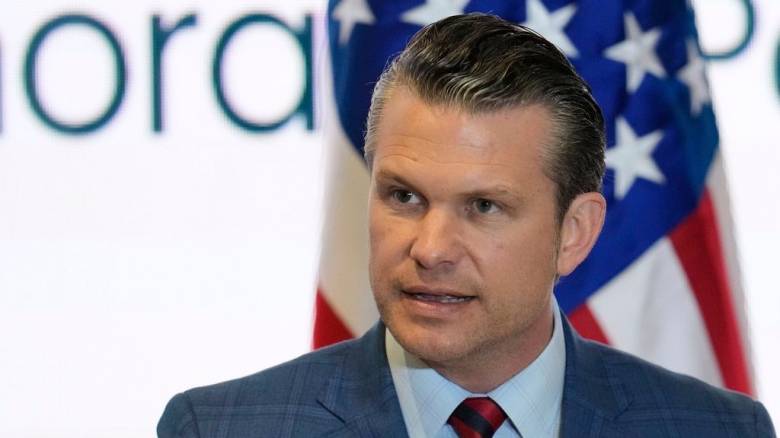 Οι ΗΠΑ δεν επιδιώκουν πόλεμο με την Κίνα διαβεβαίωνει ο υπουργός Άμυνας Πιτ Χέγκσεθ