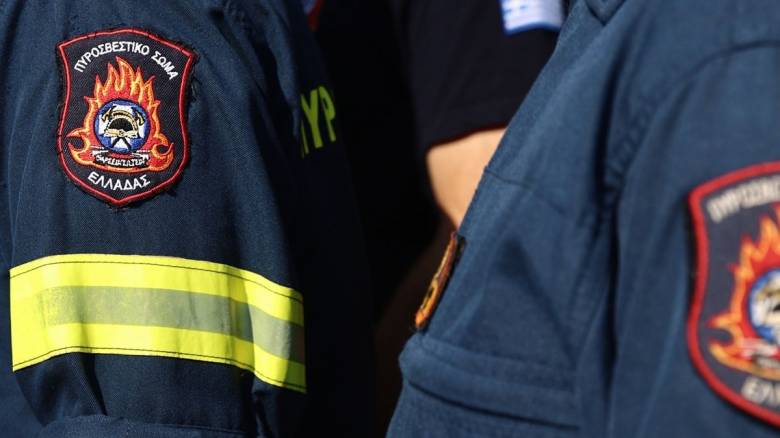 Θεσσαλονίκη: 24χρονη παρίστανε την πυροσβέστη – Άκουγε σε ασύρματο ΕΛΑΣ και Πυροσβεστική