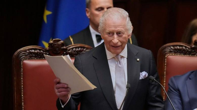 Βασιλιάς Κάρολος στο ιταλικό κοινοβούλιο: Η ειρήνη δεν μπορεί ποτέ να θεωρείται δεδομένη