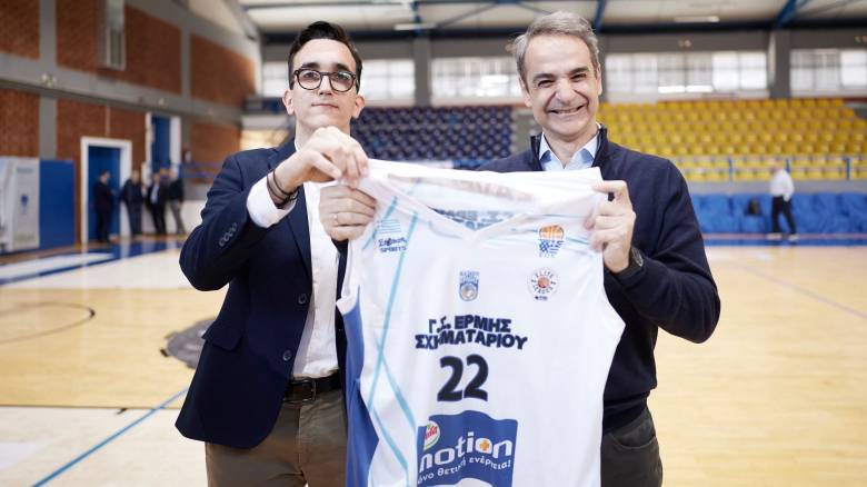 «Έχει τον θαυμασμό μου»: Η συνάντηση Μητσοτάκη με τον 22χρονο Παναγιώτη, αθλητή με αναπηρία