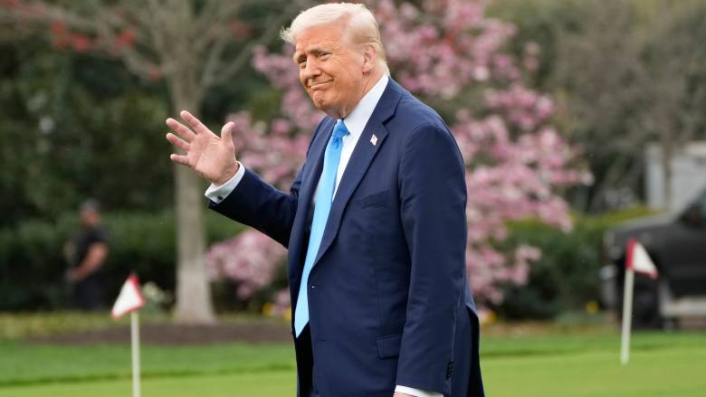 Στον «πάγο» για 90 μέρες οι δασμοί: Το παρασκήνιο της απόφασης Τραμπ και τα κρίσιμα ερωτήματα