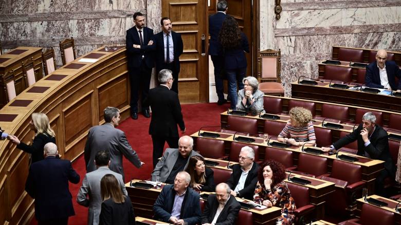 Βουλή για Τριαντόπουλο: Αποχώρησε ο ΣΥΡΙΖΑ από την συνεδρίαση
