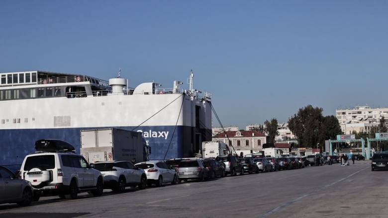 Αυξημένη κίνηση στο λιμάνι Πειραιά ενόψει Πάσχα - Μεγάλες πληρότητες σε νησιά, μέτρα από το Λιμενικό