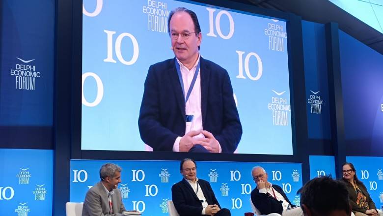 Γιώργος Παπακωνσταντίνου: Ευκαιρία για το ευρώ, να αντικαταστήσει το δολάριο