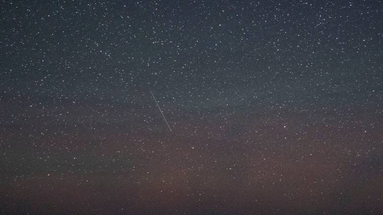 Εντυπωσιακό βίντεο καταγράφει «μετέωρο» να διασχίζει τον ουρανό της Αττικής