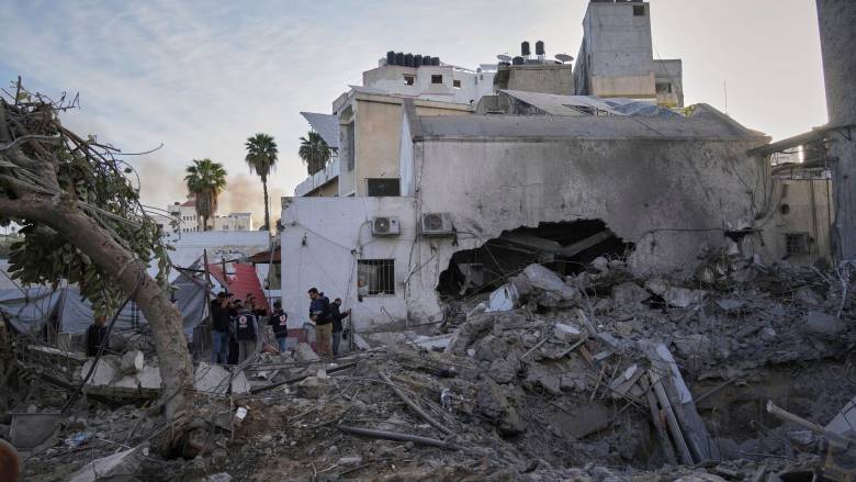 Το τελευταίο νοσοκομείο που είχε απομείνει στη βόρεια Γάζα βομβάρδισε το Ισραήλ - Δραματικές εικόνες