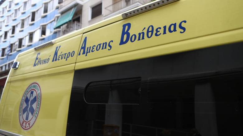 Σοβαρό τροχαίο στη Λάρισα: ΙΧ πήρε φωτιά εν κινήσει - Διασωληνωμένοι δύο 19χρονοι