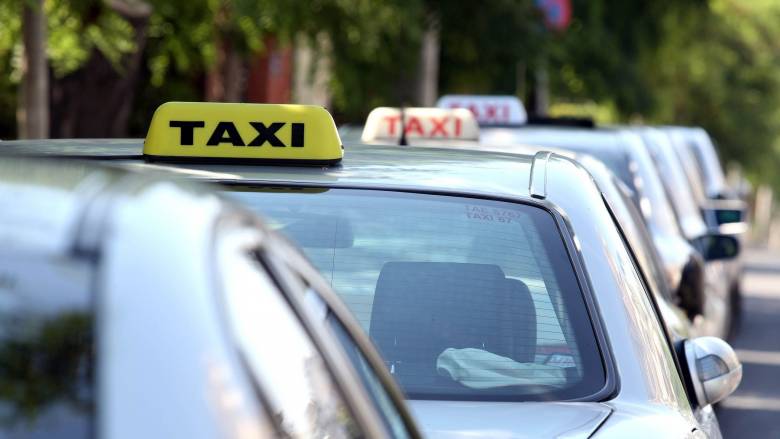 Θεσσαλονίκη: Μήνυση για ξυλοδαρμό από οδηγό ταξί κατέθεσε 21χρονη