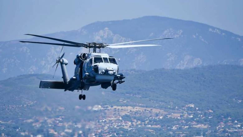 Eλικόπτερο του Πολεμικού Ναυτικού μετέφερε ασθενή από πλοίο με τουρκική σημαία