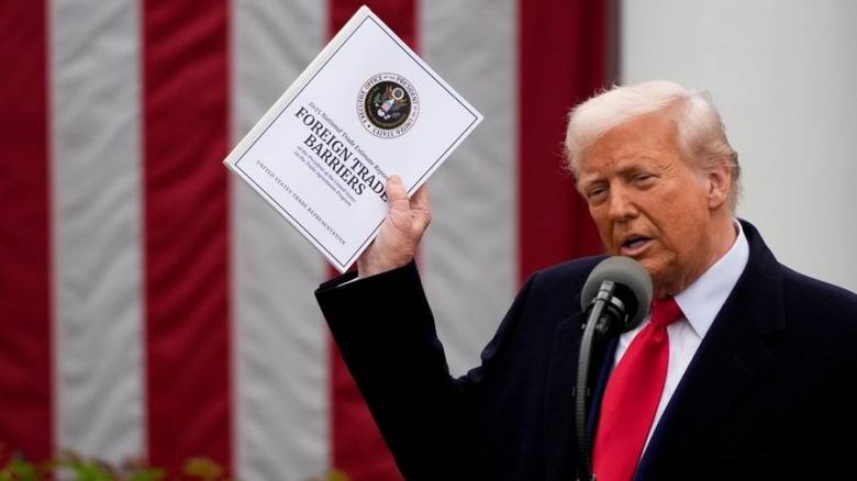 Τραμπ: Τη Μεγάλη Δευτέρα οι λεπτομέρειες για τους ξεχωριστούς δασμούς στους ημιαγωγούς