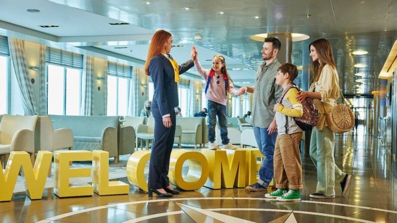 Η πασχαλινή προσφορά της Blue Star Ferries που θα σάς κάνει να πείτε «ναι» στο Πάσχα στο νησί