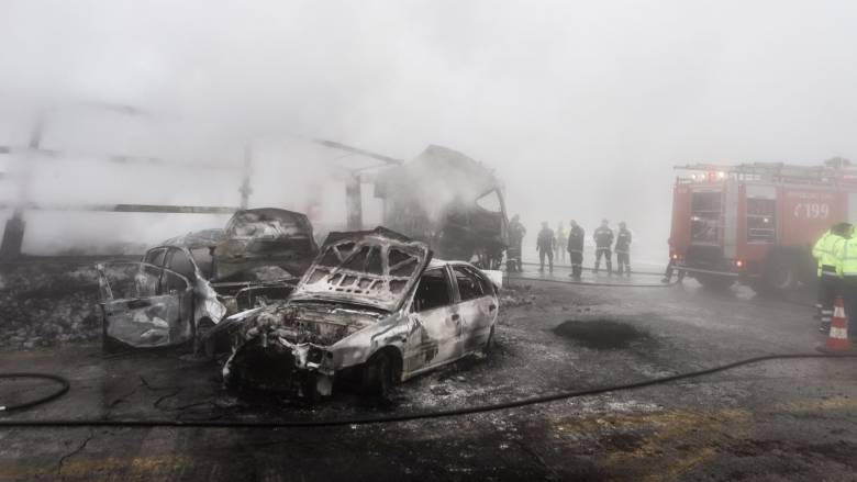 Βίντεο και εικόνες από την τραγωδία στην Εγνατία - Μποτιλιάρισμα 22 χιλιομέτρων στα διόδια Πολυμύλου