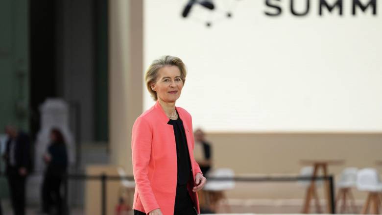 Φον ντερ Λάιεν: «'Όλοι θέλουν να ενισχύσουν τους δεσμούς με την Ε.Ε. μετά τους δασμούς Τραμπ»