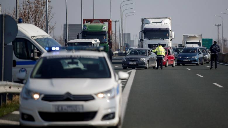 Κοζάνη: Φορτηγό έπεσε πάνω στα Διόδια Πολυμύλου στην Εγνατία Οδό - Αναφορές για τραυματίες