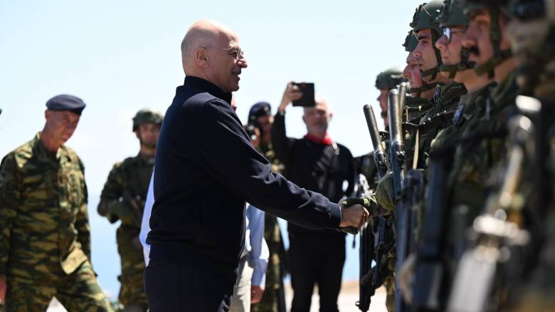 Δένδιας: Ανάσταση με το όπλο στο χέρι για το προσωπικό των Ενόπλων Δυνάμεων